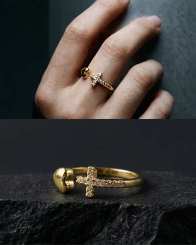 Anillo Ajustable Cruz de Circonias en Tono Dorado