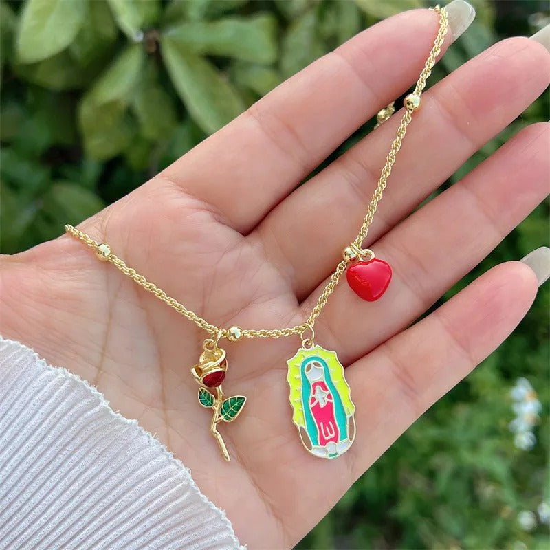 Collar de Dijes Virgen de Guadalupe, Rosa y Corazón