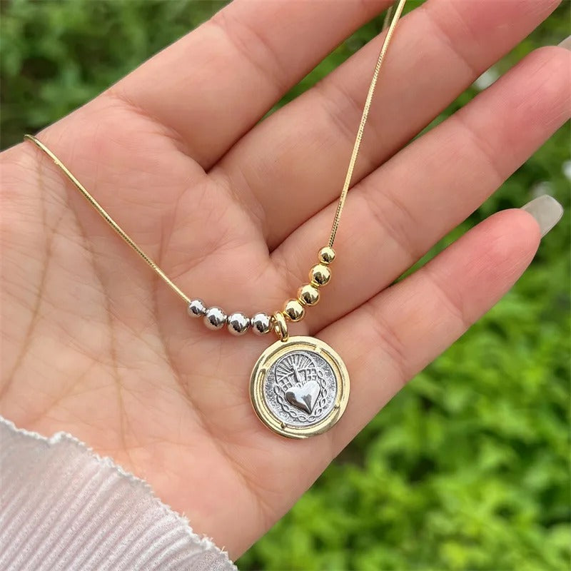 Collar Medalla del Sagrado Corazón en Dos Tonos