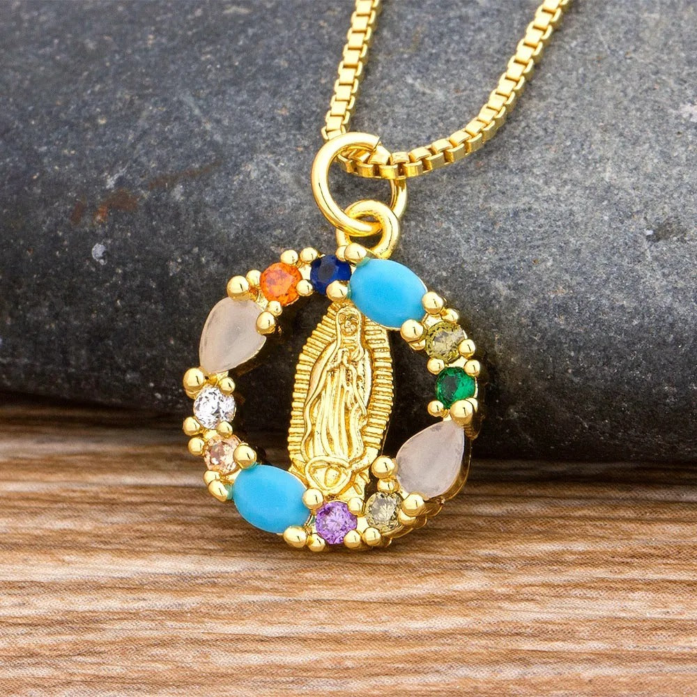 Collar Virgen de Guadalupe con Piedras de Colores