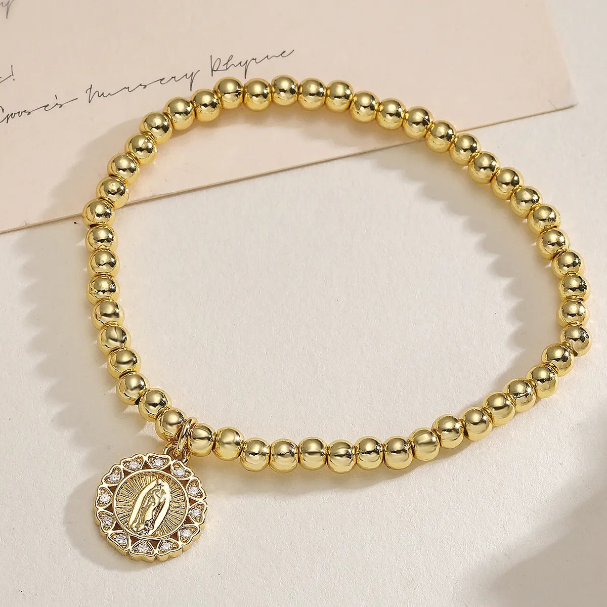 Pulsera de Bolitas con Medalla Redonda de la Virgen de Guadalupe